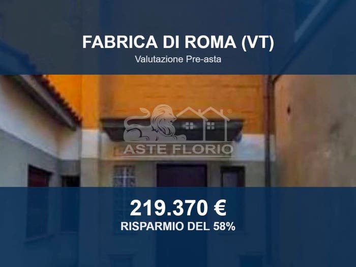 Casa quadrilocale in vendita in Via Circonvallazione dalla Chiesa, Centro, Fabrica di Roma