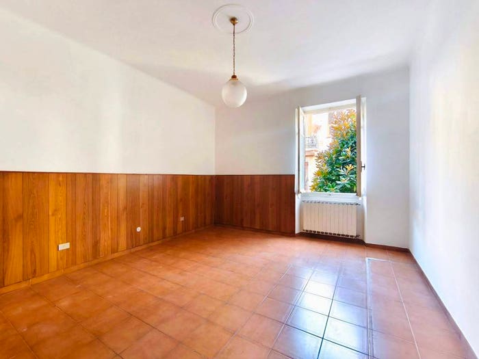 Appartamento trilocale in vendita in Via dei Mille, Centro, Albenga