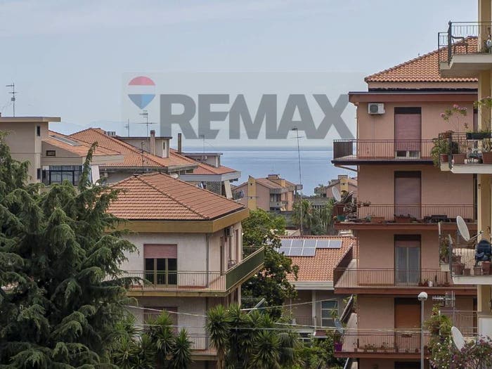 Appartamento quadrilocale in vendita in Via Catania, Centro, Giarre
