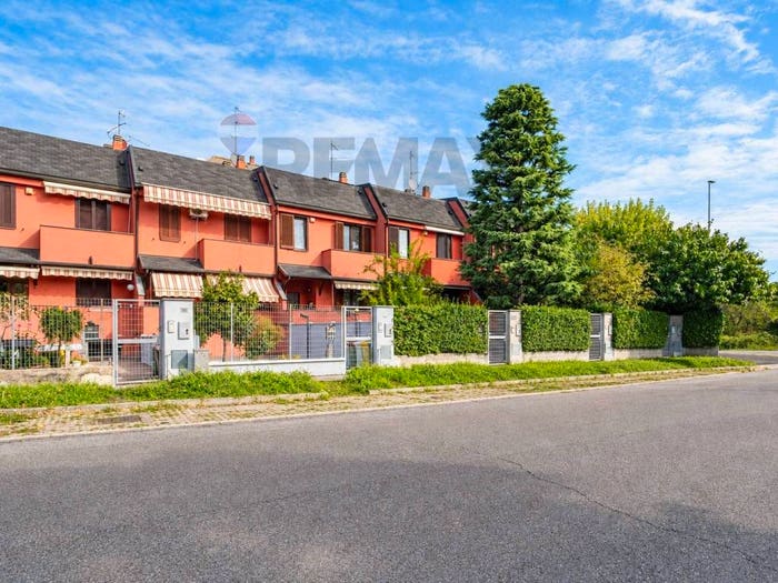 Casa con 5 locali in vendita in VIA FRIULI, Terrazzano, Rho