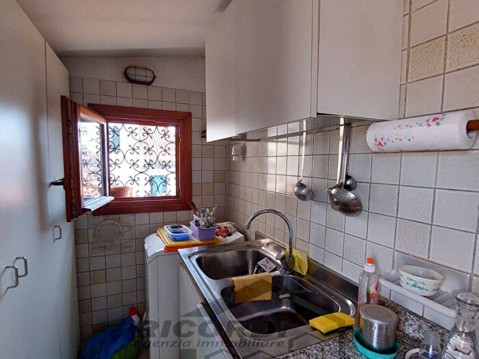 Appartamento quadrilocale in vendita in Santi Apostoli San Canciano, Venezia