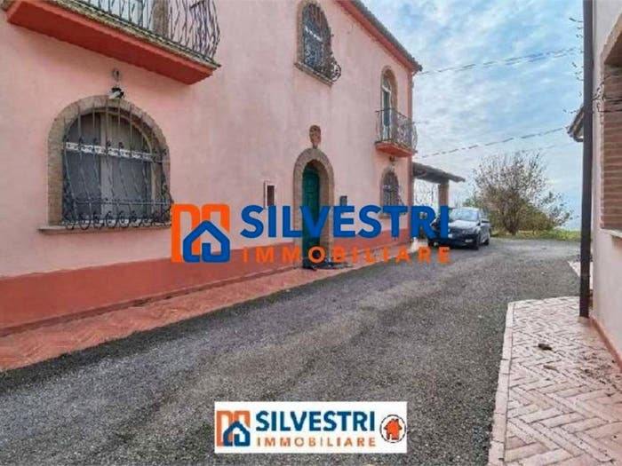 Casa quadrilocale in vendita in Via Cupazzo, Apice