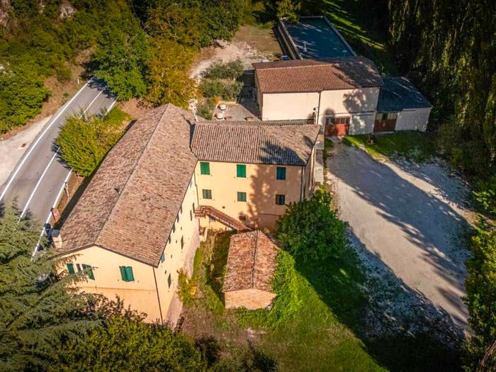 Casa con 6 locali in vendita in Septempedana, Centro, Nocera Umbra