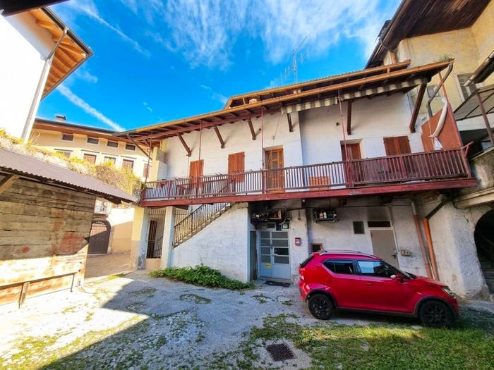 Casa con 6 locali in vendita in Via Giuseppe Garibaldi, Centro, Levico Terme