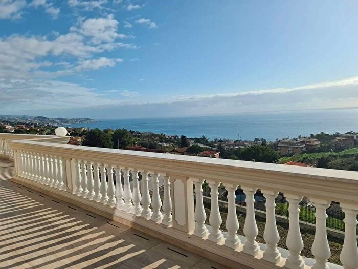 Casa con 6 locali in vendita in Foce Semeria, Sanremo