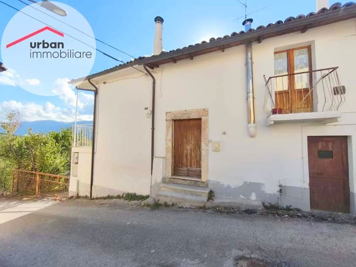 Casa quadrilocale in vendita in Via Del Rio, Genzano Sassa, L'Aquila