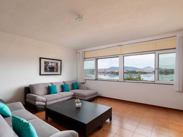 Appartamento con 5 locali in affitto in VIA MACERATA, Olbia Mare Poltu Quadu, Olbia