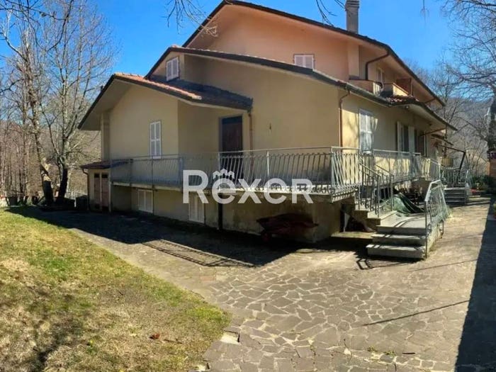 Casa quadrilocale in vendita in Località Piano, Piano, Comano
