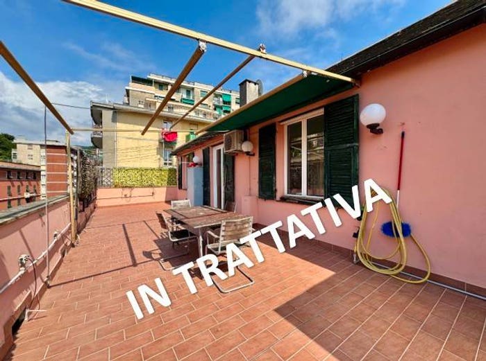 Casa quadrilocale in vendita in Via Fereggiano, Marassi, Genova