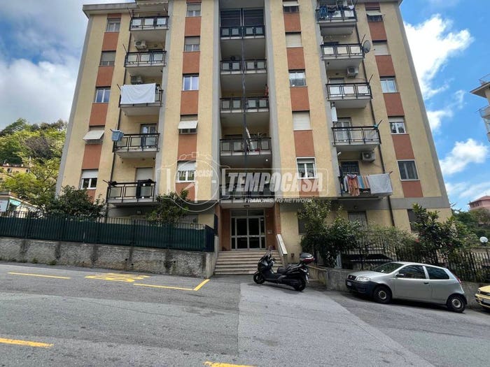 Appartamento trilocale in vendita in Via Sant'Alberto, Sestri Ponente, Genova