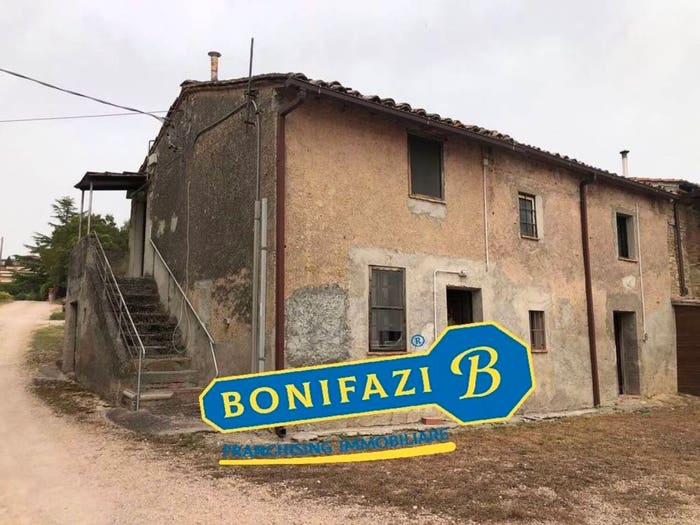 Casa con 5 locali in vendita in Via Del Bagnolo, Magione