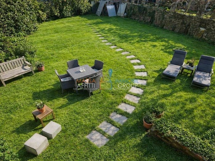 Casa con 6 locali in vendita in Via Dante Alighieri, Centro, Massa