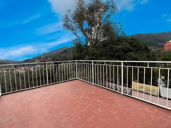 Appartamento quadrilocale in vendita in Pugliola Solaro, Lerici