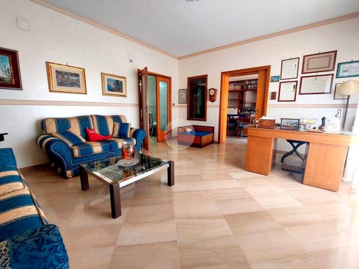Appartamento con 5 locali in vendita in Largo Strasburgo, Strasburgo Belgio, Palermo