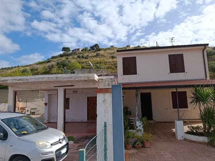 Casa con 6 locali in vendita in Via Del Commercio No Number, Cefalù