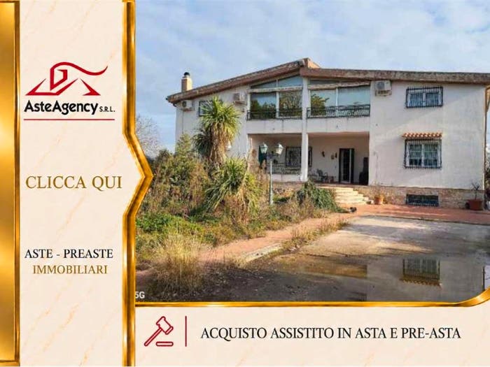 Casa con 6 locali in vendita in Via del Salice, Salice Vecchio, Foggia