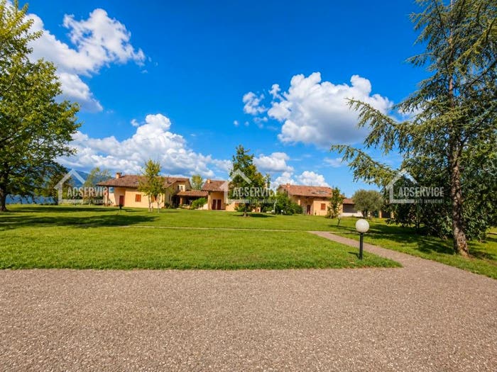 Casa con 5 locali in vendita in Via Industriale, Rezzato