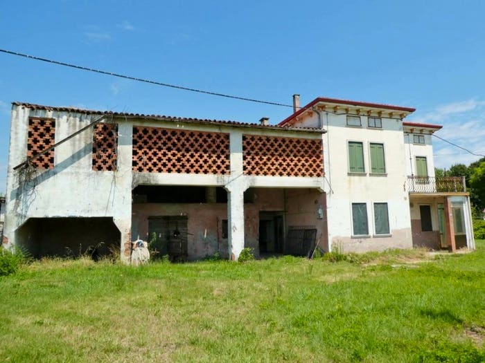 Casa con 6 locali in vendita in Via Spine, Monticello Conte Otto