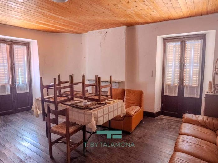 Casa in vendita in Dumenza, Centro