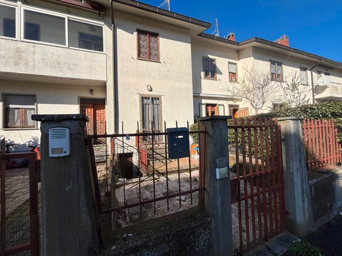 Appartamento bilocale in vendita in Via della Chiusa, Bolsena