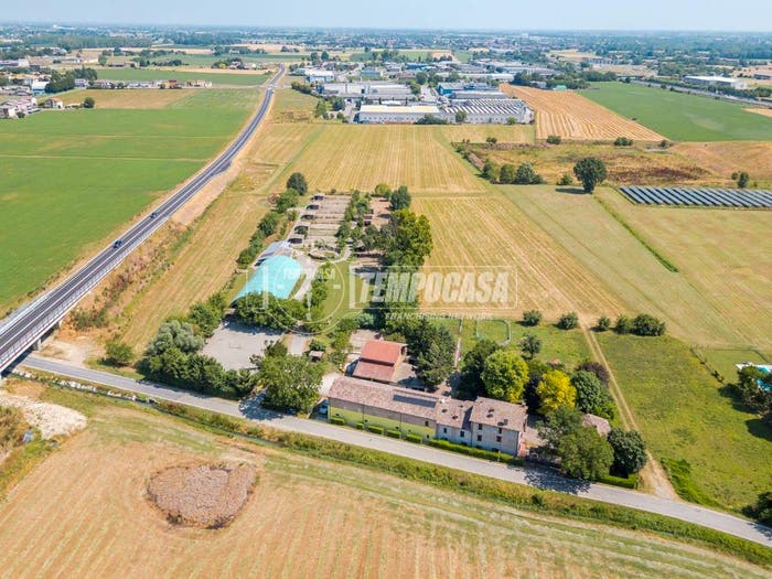 Casa con 6 locali in vendita in Via Ghiaie Superiori, Noceto