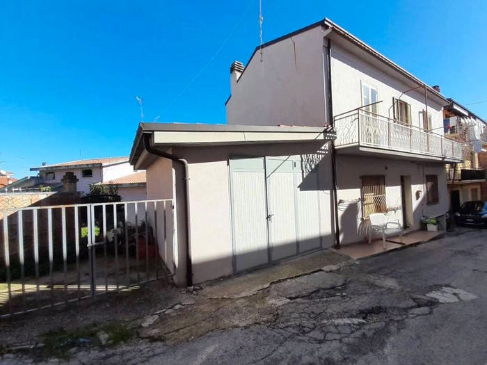 Casa quadrilocale in vendita in Vico I Madonna Delle Grazie, Centro, Monteodorisio