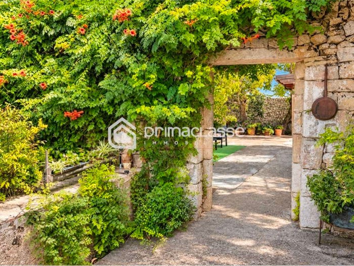 Casa con 6 locali in vendita in Trebalate I, Modica