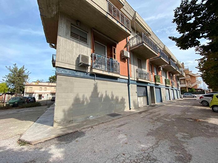 Appartamento con 6 locali in vendita in Via Silvio Pellico, San Severo