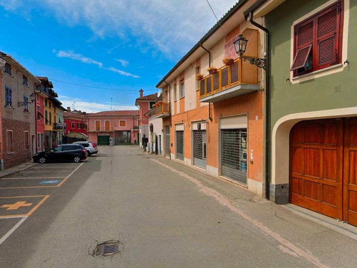 Appartamento con 6 locali in vendita in Piazza Giuseppe Garibaldi, Centro, Basaluzzo