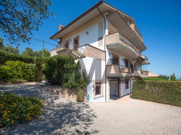 Casa con 5 locali in vendita in Viale Europa, Ripa Teatina