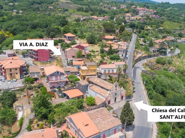 Appartamento quadrilocale in vendita in Vico II Diaz, Sant'Alfio