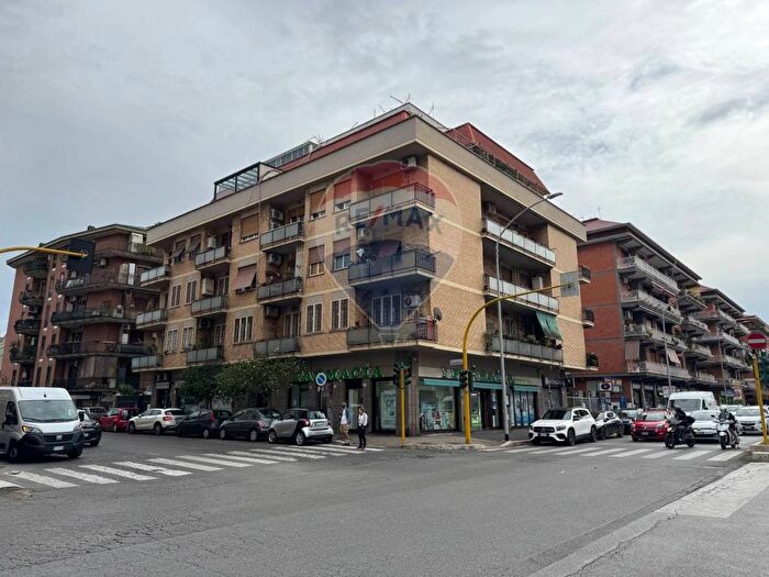 Appartamento bilocale in vendita in Colli Albani, Roma