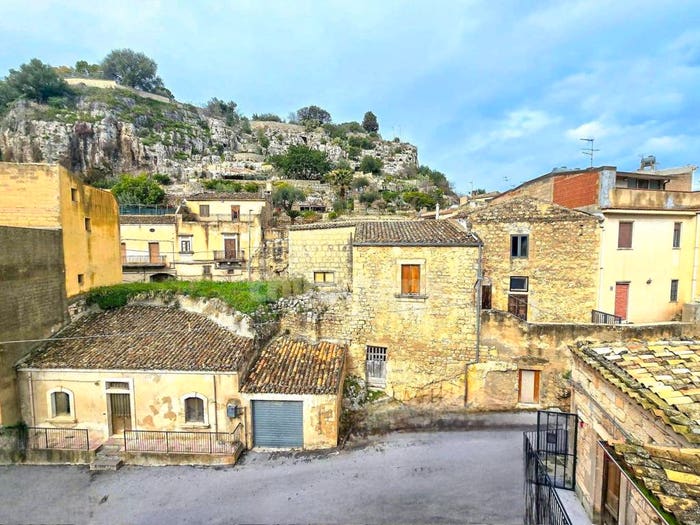 Casa con 6 locali in vendita in Via Fontana, Modica Bassa, Modica