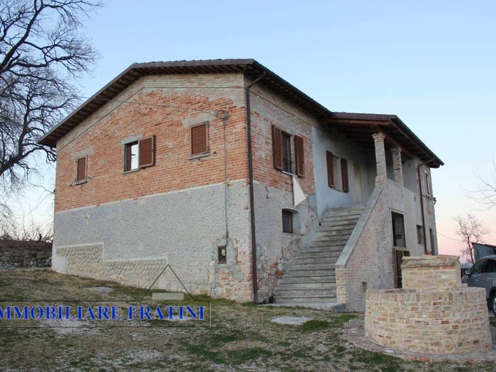 Casa con 5 locali in vendita in Civitella del Tronto