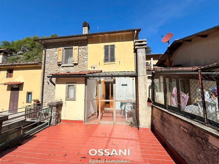 Casa quadrilocale in vendita in VIALE MARTIRI DELLA LIBERTA', Centro, Marradi
