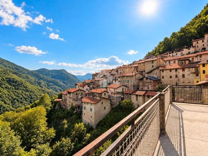 Casa con 6 locali in vendita in Via magasa, Magasa
