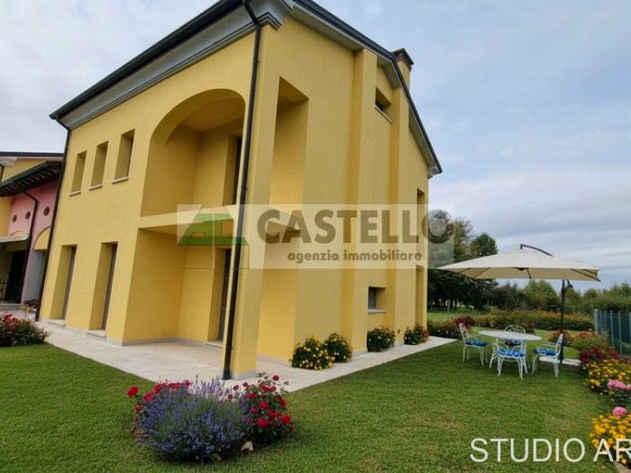 Casa con 6 locali in vendita in Via Caltana, Centro, Campodarsego