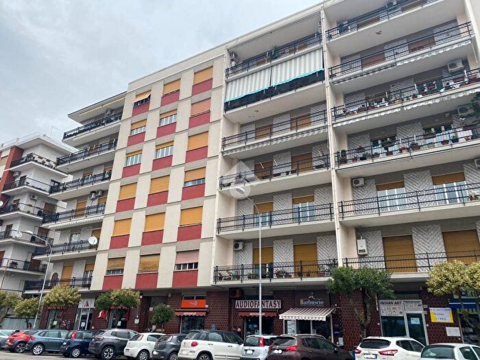 Appartamento bilocale in vendita in Via delle Medaglie D'oro, Centro, Cosenza