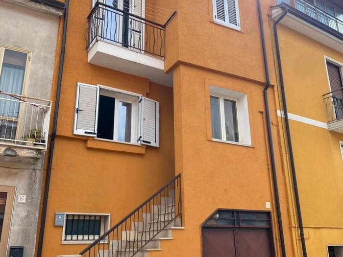 Appartamento trilocale in vendita in Corso Umberto I, Lapio