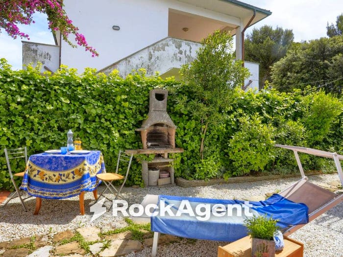 Casa con 6 locali in vendita in Via Domenico Francesco Falcucci, Quercianella, Livorno