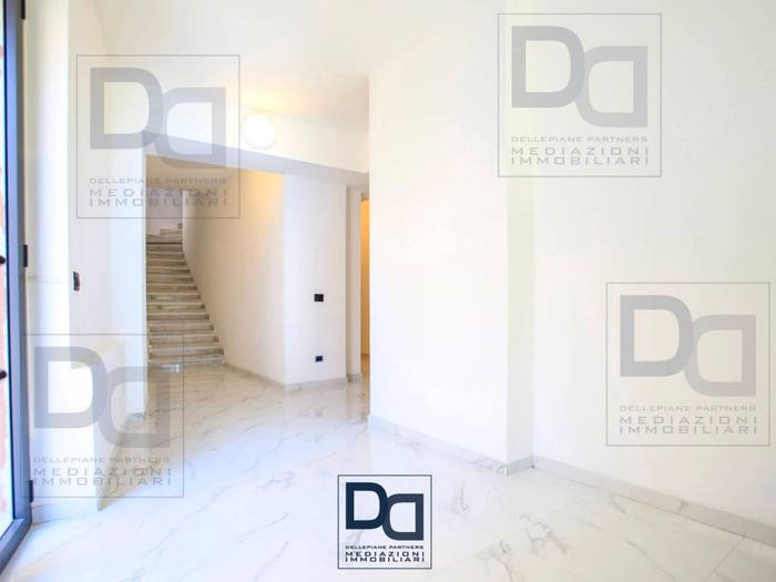 Appartamento trilocale in vendita in Piazza Corvetto, Centro Città, Genova