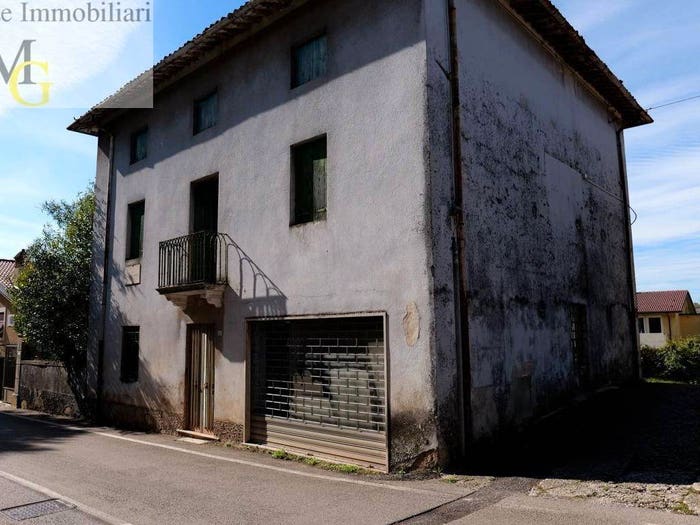 Casa con 6 locali in vendita in Centro, Gambellara