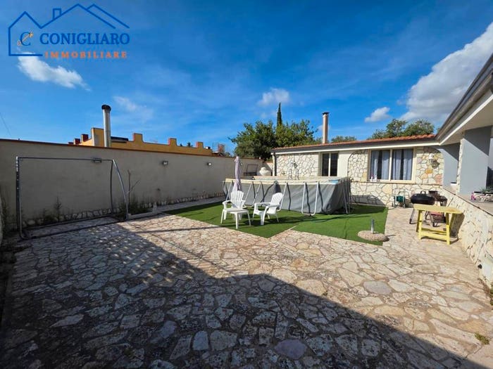 Casa con 6 locali in vendita in Via Archimede, Zona Industriale, Carini