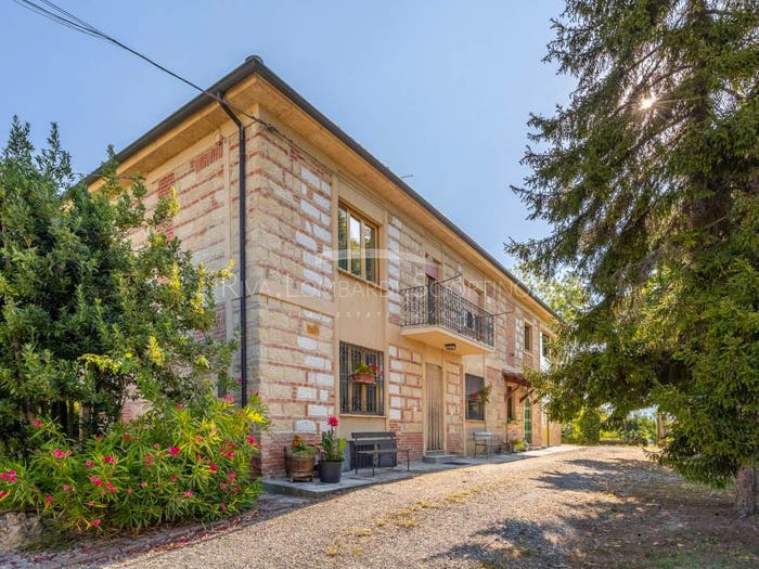 Casa con 6 locali in vendita in Via Santa Maria, Castelletto Merli
