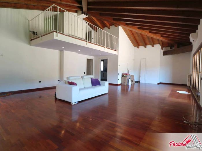 Casa con 6 locali in vendita in Via Podgora, Avesa, Verona