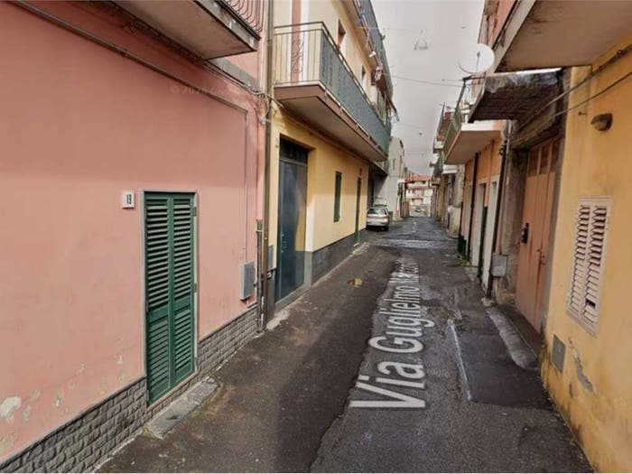 Appartamento quadrilocale in vendita in Via Guglielmo Marconi, Centro, Aci Sant'Antonio