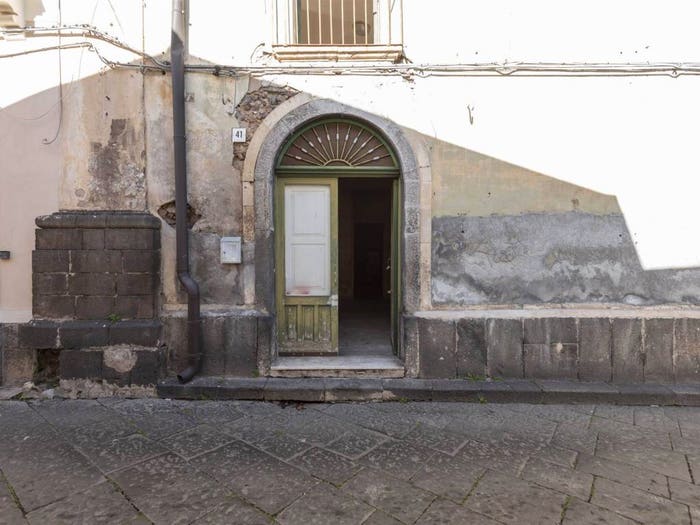 Appartamento trilocale in vendita in Via Marzulli, Centro Storico, Acireale