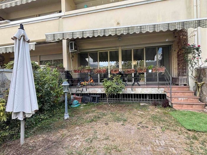 Casa con 6 locali in vendita in Casano Dogana Isola, Luni