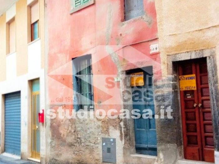 Casa con 6 locali in vendita in Villassio, Gorno