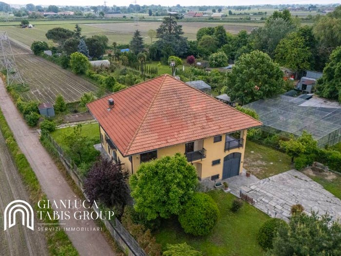 Appartamento con 6 locali in vendita in Strada Carignano, Barauda, Moncalieri